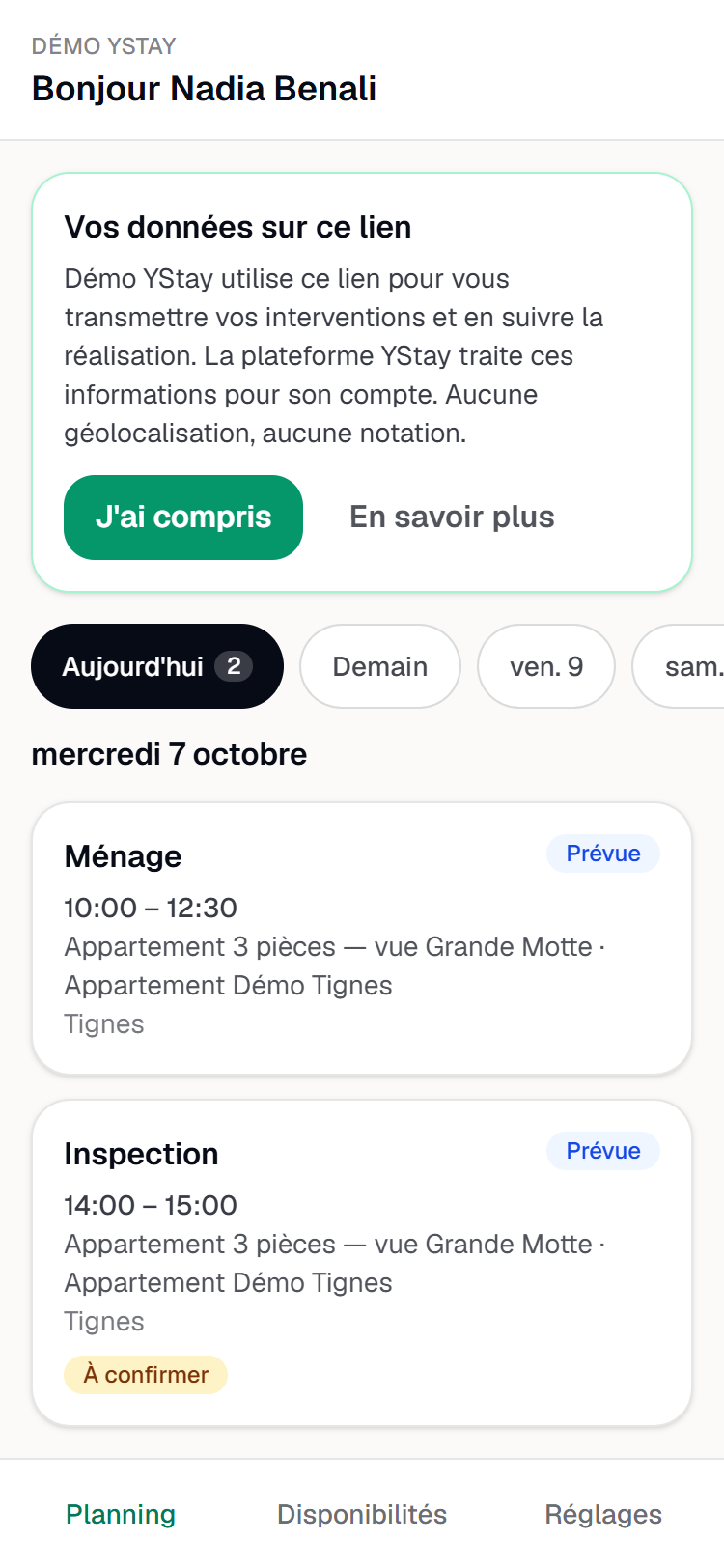 Page Mon planning sur un téléphone : l'encart Vos données sur ce lien, les onglets de jours et deux tâches avec leurs badges.